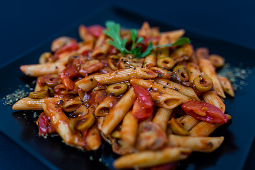 ITALIAN GIFT BOX 5: Spaghetti & Penne with TRADITIONAL Sauce ... Trackable Home Delivery to Cuba Included.